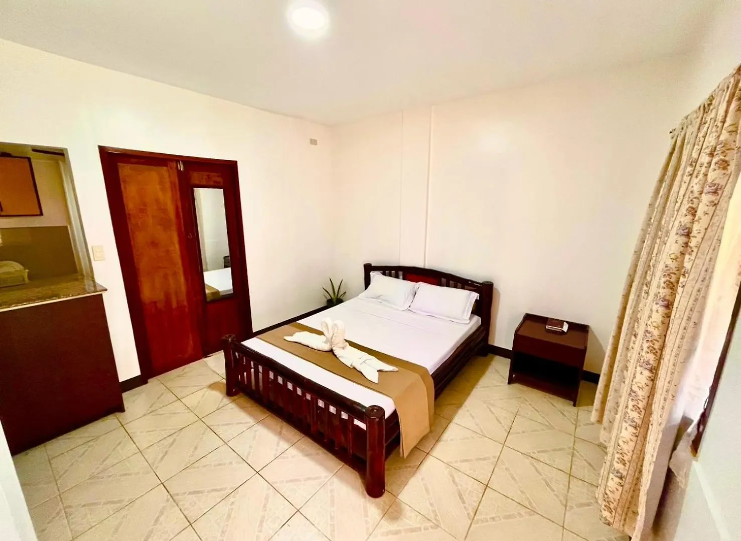 ** Hotel Chiisai Natsu Resort Bolod  Philippines